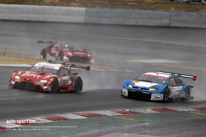 2022スーパーGT富士公式テスト　ZENT CERUMO GR Supra（立川祐路／石浦宏明）＆apr GR SPORT PRIUS GT（嵯峨宏紀／中山友貴）