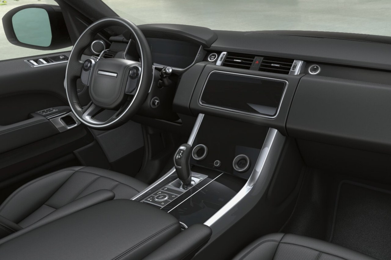 クリアイグジットモニターや360°パーキングエイド、リアトラフィックモニターを含むパークパックも装備