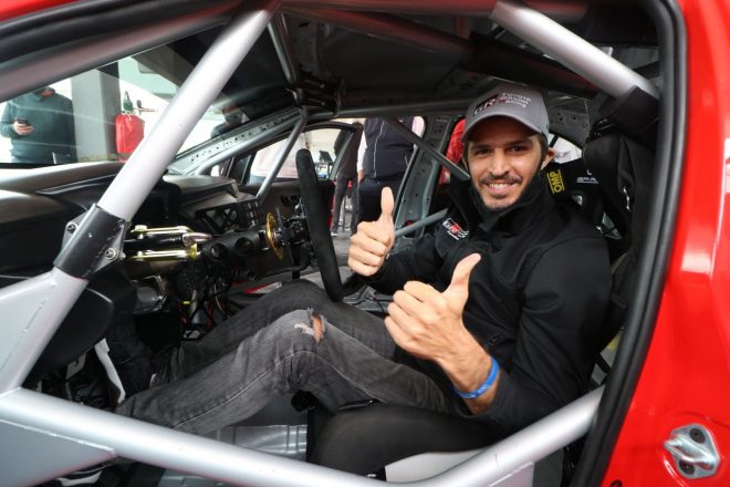 地元アルゼンチンでは、STC2000の4冠王者マティアス・ロッシを開発ドライバーに起用する