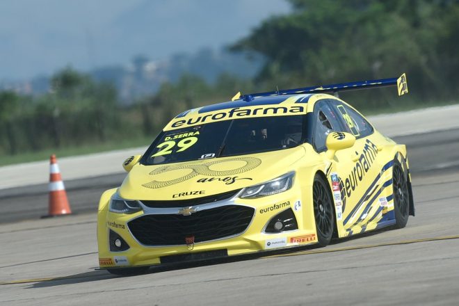 レース2でも8位に入ったダニエル・セラ(ユーロファーマRC/シボレー・クルーズ)が、新たなチャンピオンシップリーダーの座についた