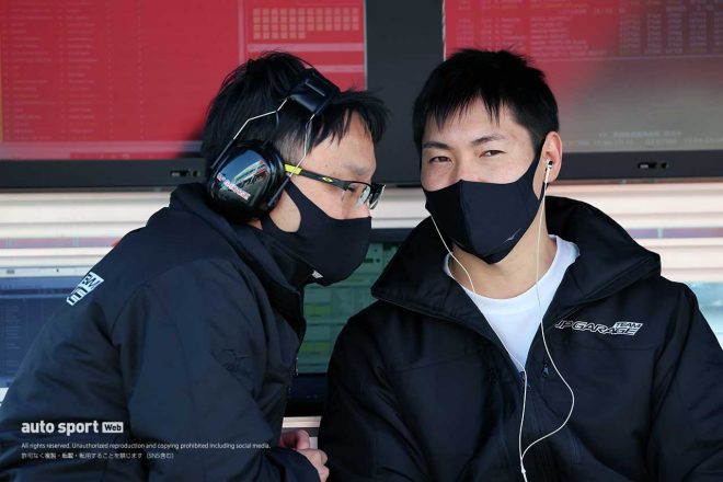 上城直也エンジニアと小林崇志（UPGARAGE NSX GT3 ）