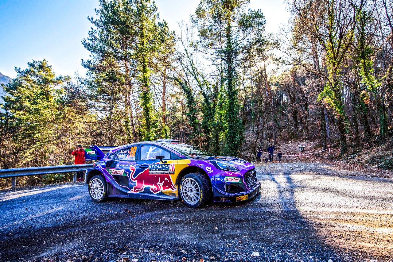 Mスポーツ・フォードWRTのフォード・プーマ・ラリー1（セバスチャン・ローブ）　2022WRC第1戦モンテカルロ