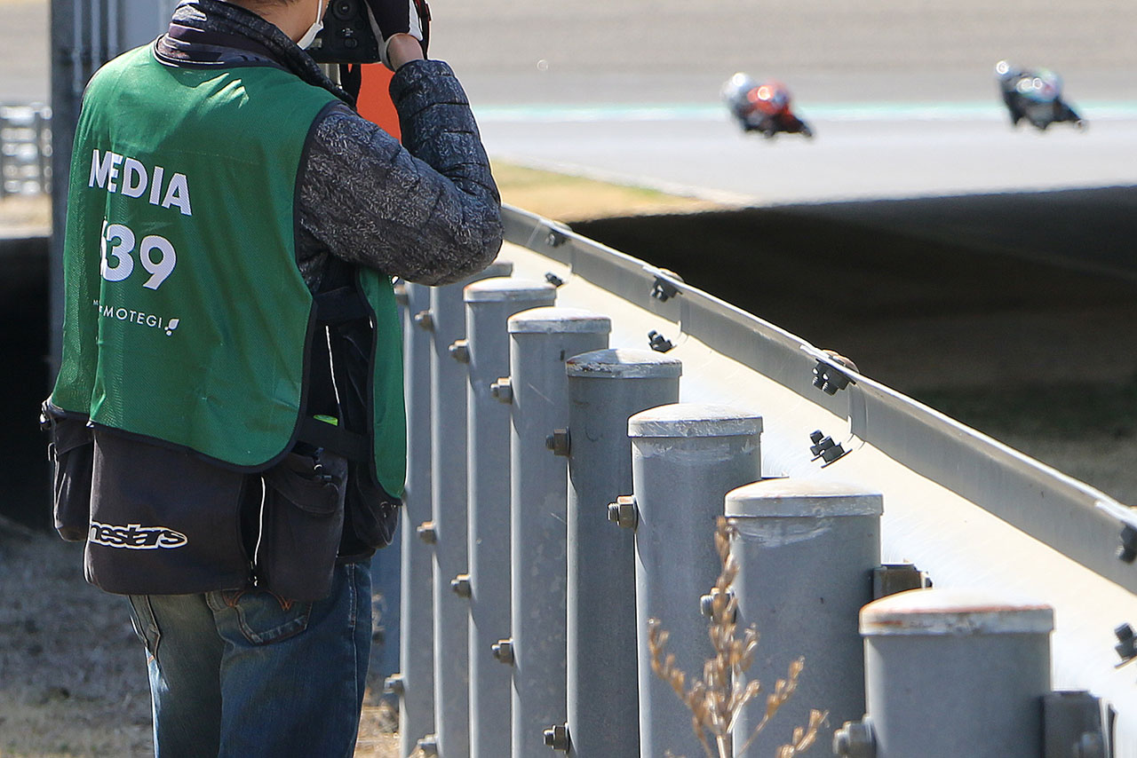 ダウンを着るほどの寒さ。寒がりな私にはグローブも必要