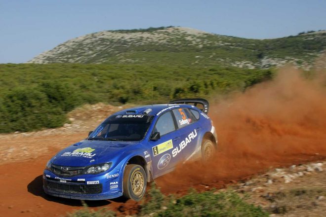 2008年WRC第7戦アクロポリス・ラリーを戦うスバル・インプレッサWRC2008