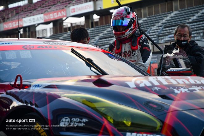 ピット練習を行う柳田真孝