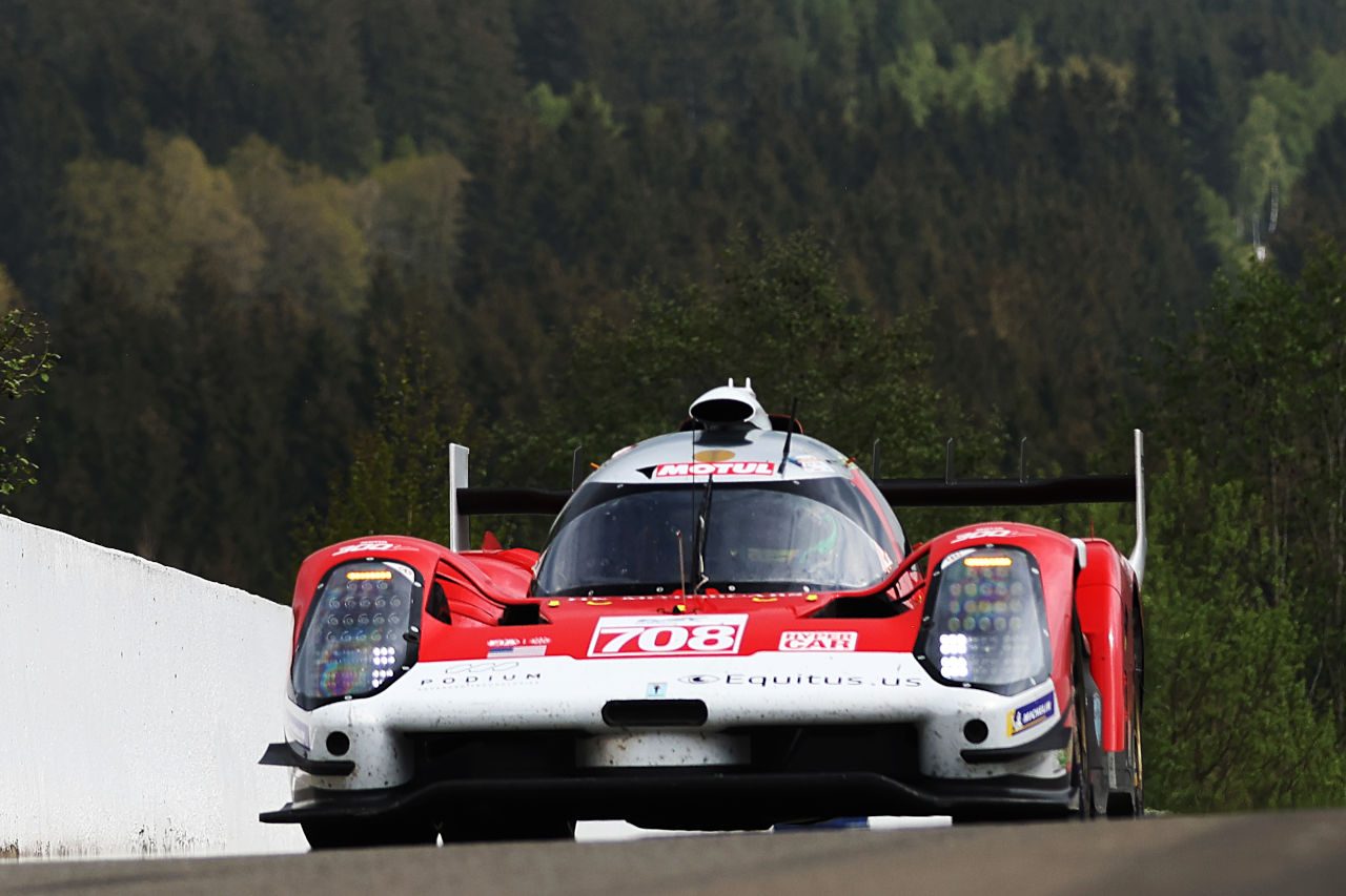 初日はLMP2勢がトップ4独占。トヨタ8番手、LMH最上位はグリッケン 激安取寄 グリーヴスモーター2011ルマンLMP2優勝#41 1/18ザイテックニッサン ミニカー