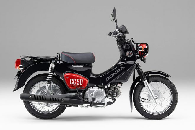 ホンダ・クロスカブ50 くまモン バージョン（グラファイトブラック）