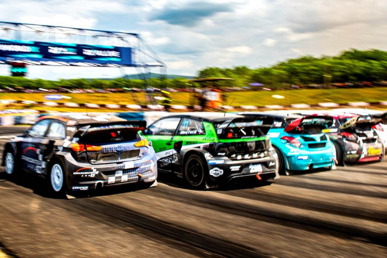 ハンガリーのニーラドで"スタンドアローン"の開幕戦を迎え、総勢22台のエントリーが集結