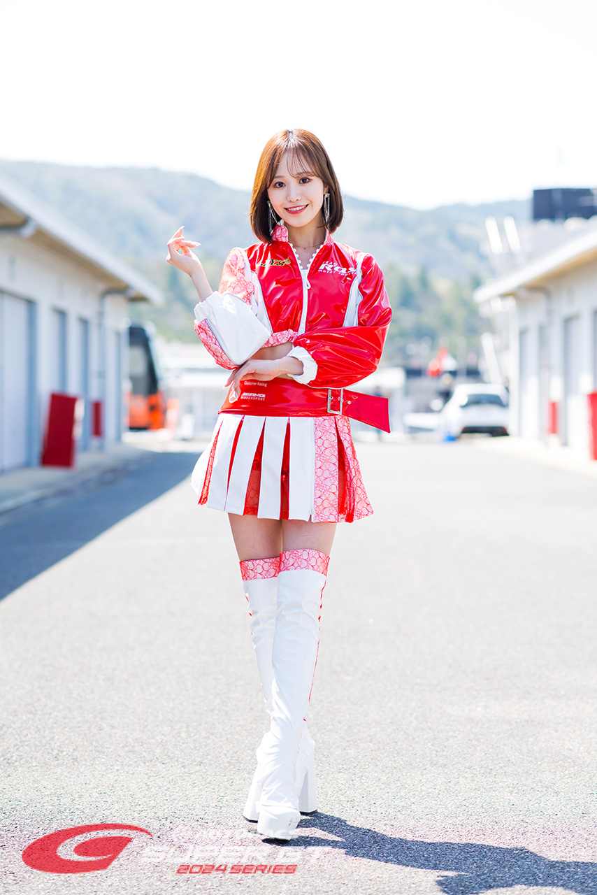 松田彩花 R'Qs twinkle 2024年/スーパーGTの写真①