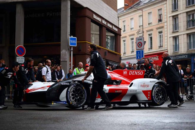 公開車検2日目にリパブリック広場に登場したトヨタGAZOO RacingのGR010ハイブリッド