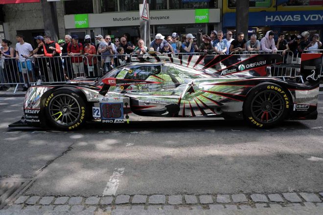 カラーリングが変更されたAFコルセの83号車オレカ
