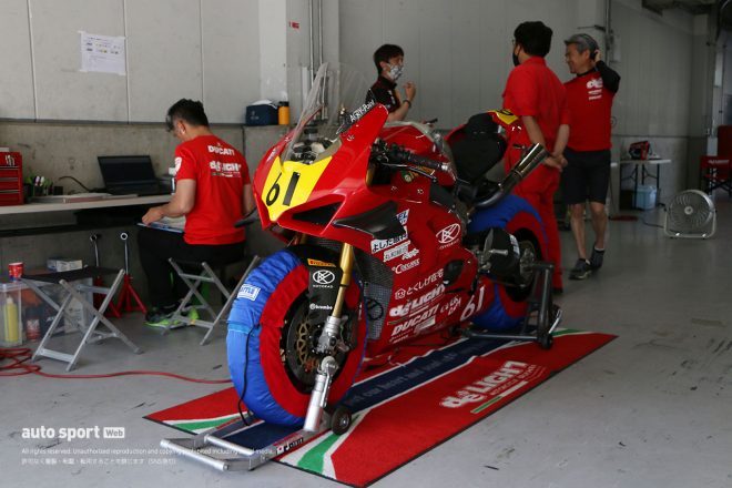 Team de"LIGHT／2022鈴鹿8耐 8耐特別スポーツ走行・4メーカー合同テスト