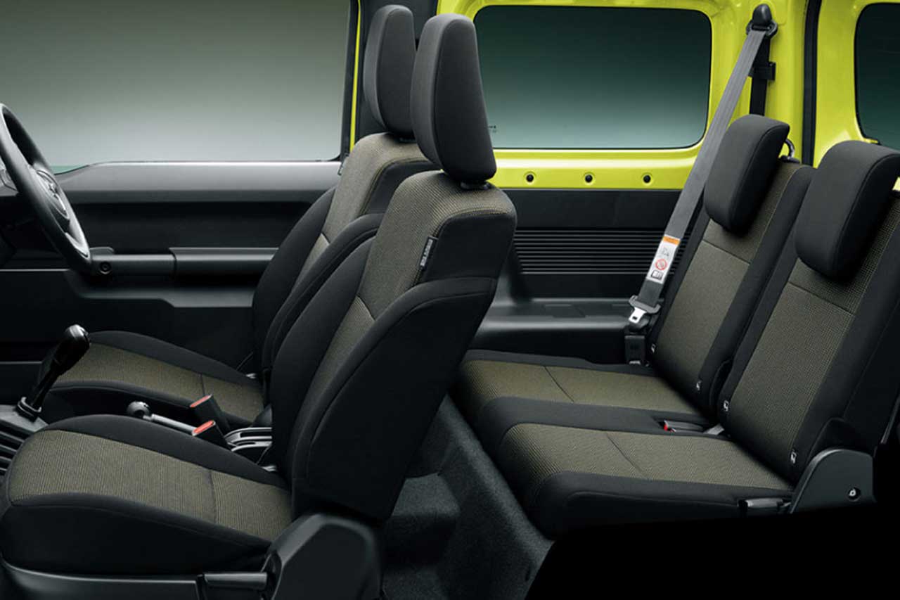 スズキ・ジムニーシエラ“JL”のシート