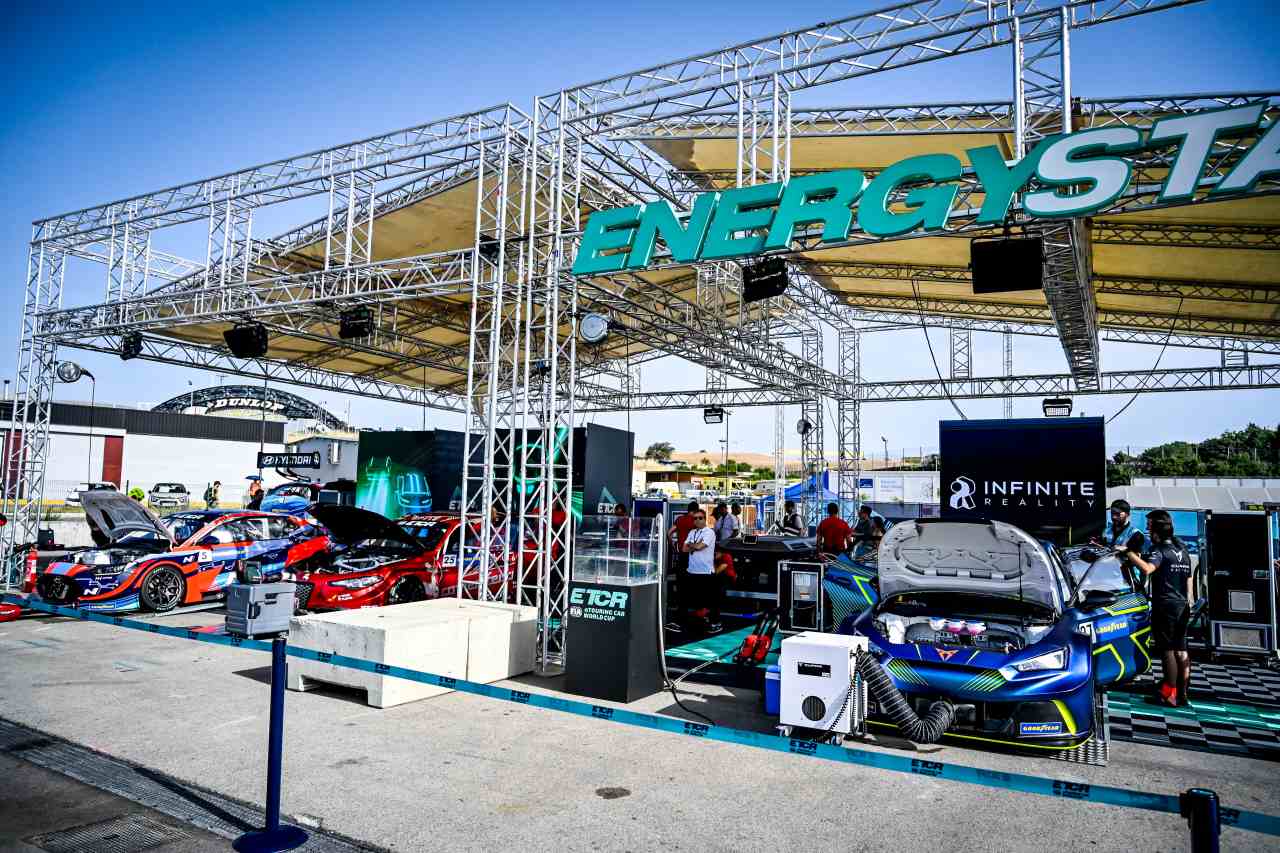 マドリード近郊からハラマの地域一帯が猛暑に見舞われ、土曜クオリファイを前に、主催者は必須の充電時間を30分に延長することをアナウンスした