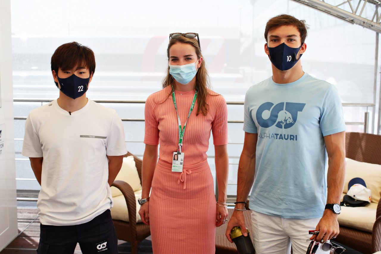 2021年のF1イギリスGPでは、アルファタウリF1のピエール・ガスリーと角田裕毅とも顔を合わせた