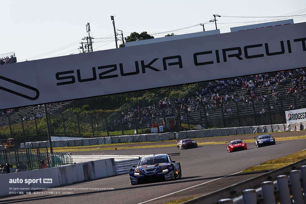 トップと8.3秒差の5位でチェッカーを受けたWedsSport ADVAN GR Supra（国本雄資／阪口晴南）