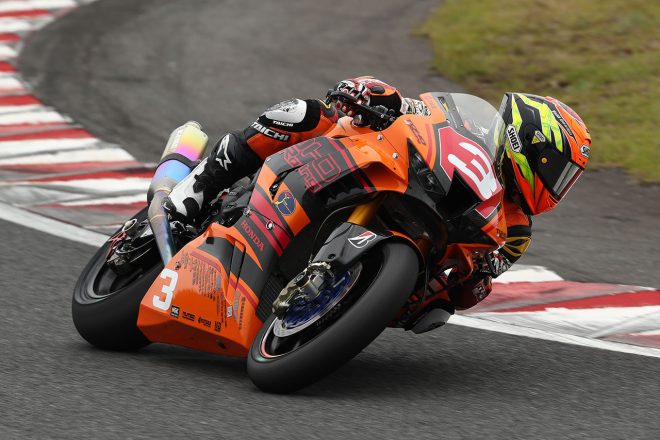 オートポリス2&4において、JSB1000に代役参戦する國峰啄磨選手