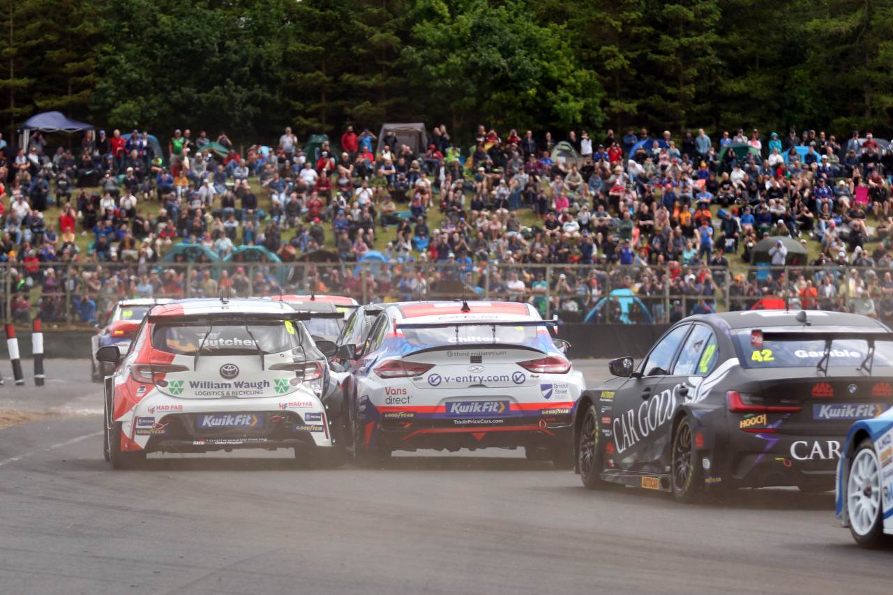 復調の気配を見せるロリー・ブッチャー（TOYOTA GAZOO Racing UK／トヨタ・カローラGRスポーツ）はレース3で3位表彰台を得た