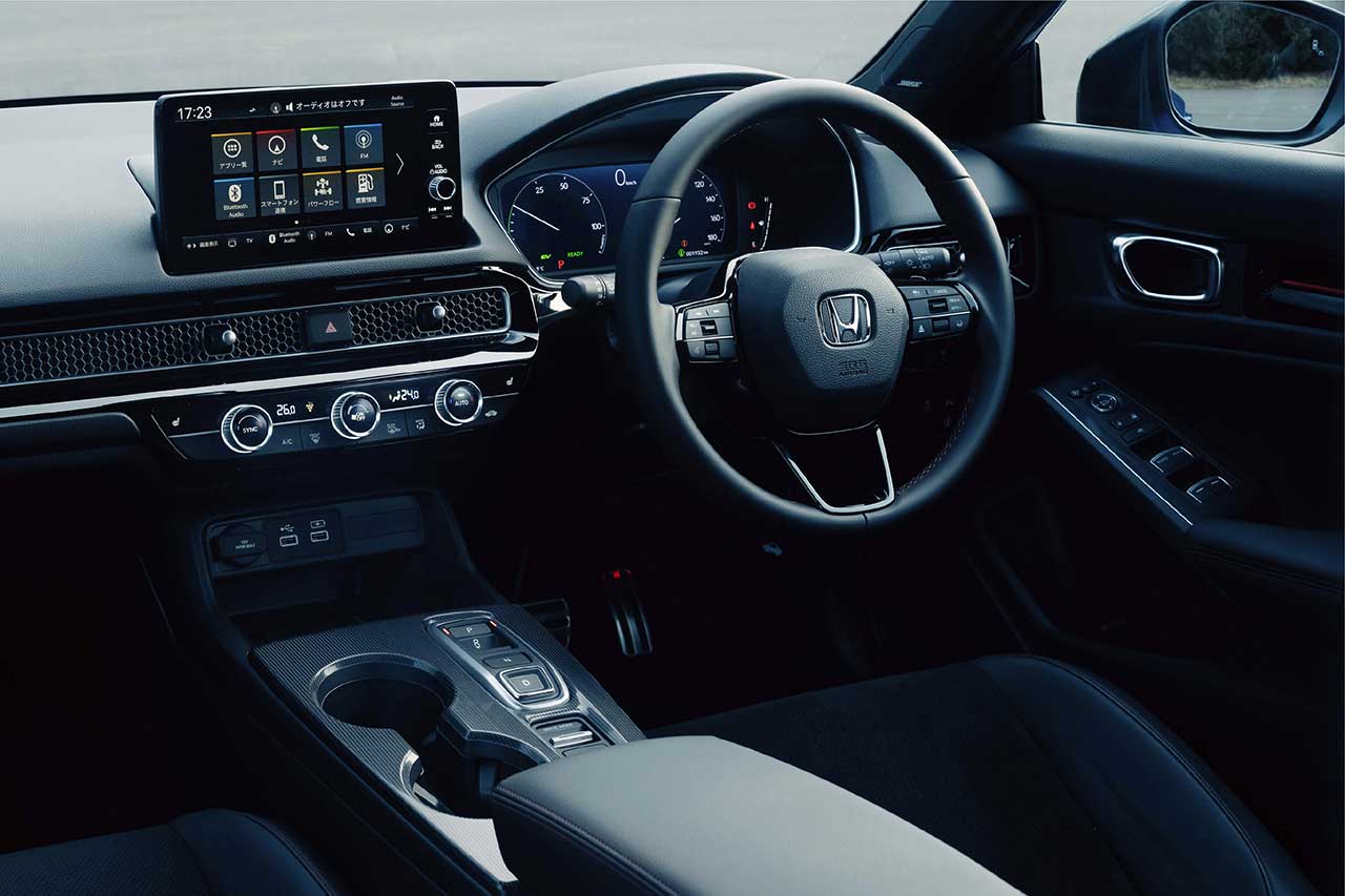 ホンダ・シビックe：HEVのコックピット