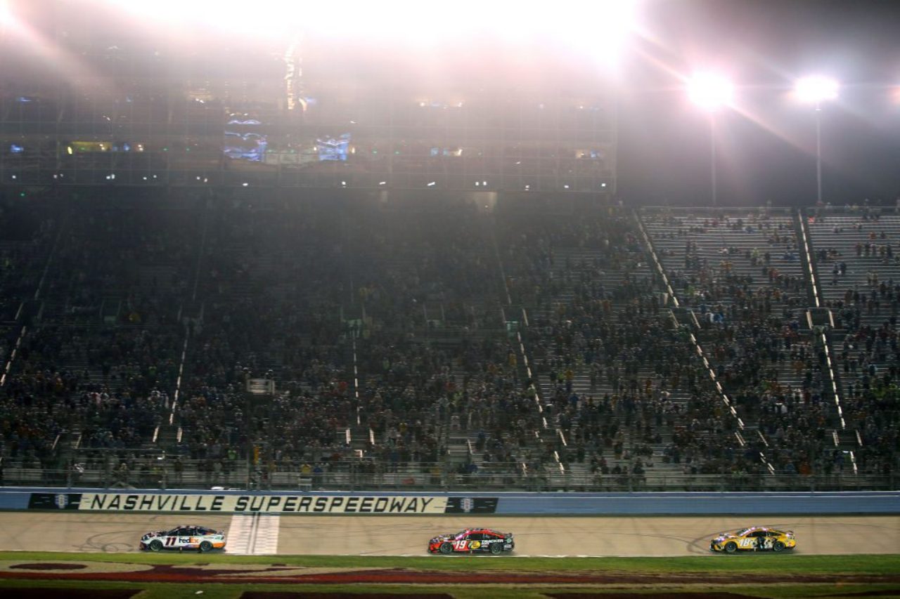 決勝の主役を演じ続けたトヨタ・カムリ艦隊は、ピット戦略によりトラックポジションを失う結末に