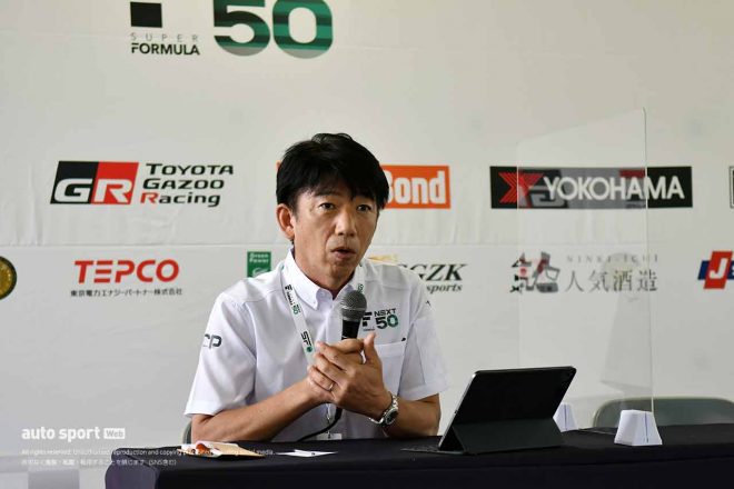 第5戦SUGOの定例会見に臨む上野禎久JRP社長