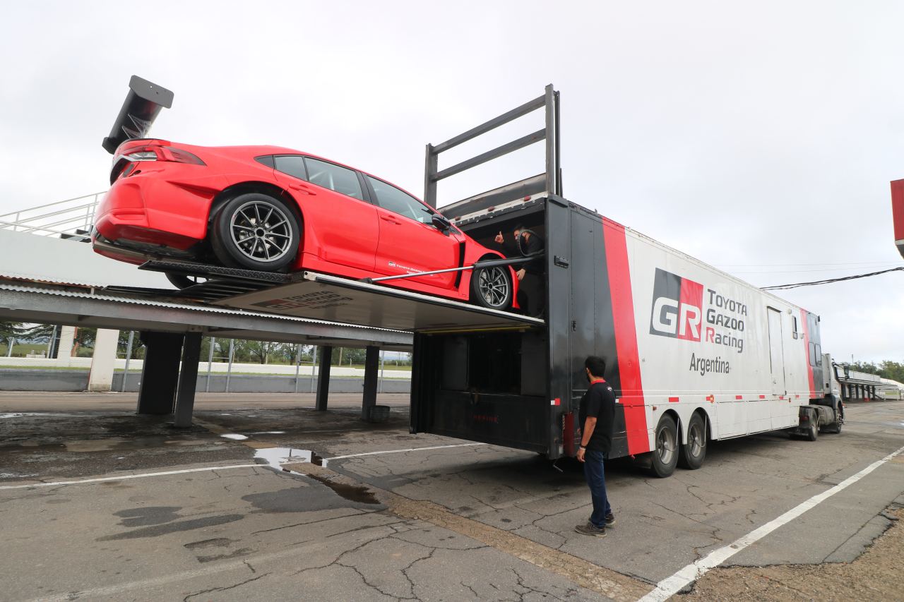 2021年12月には、アルゼンチンのコルドバ州北部、アルタグラシアに位置するアウトドローモ・オスカー・カバレンでシェイクダウンを実施していた