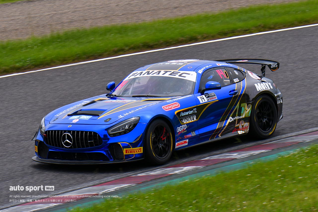 14　 GTOレーシングチーム メルセデスAMG GT4 B.リー／安岡秀徒