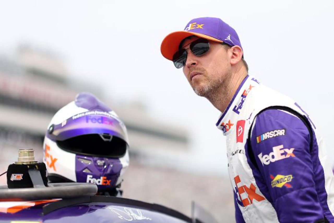 タイラー・レディック（リチャード・チルドレス・レーシング／シボレー・カマロ）との複数年契約締結をアナウンスした23XIレーシング共同所有者のデニー・ハムリン（ジョー・ギブス・レーシング／トヨタ・カムリ）