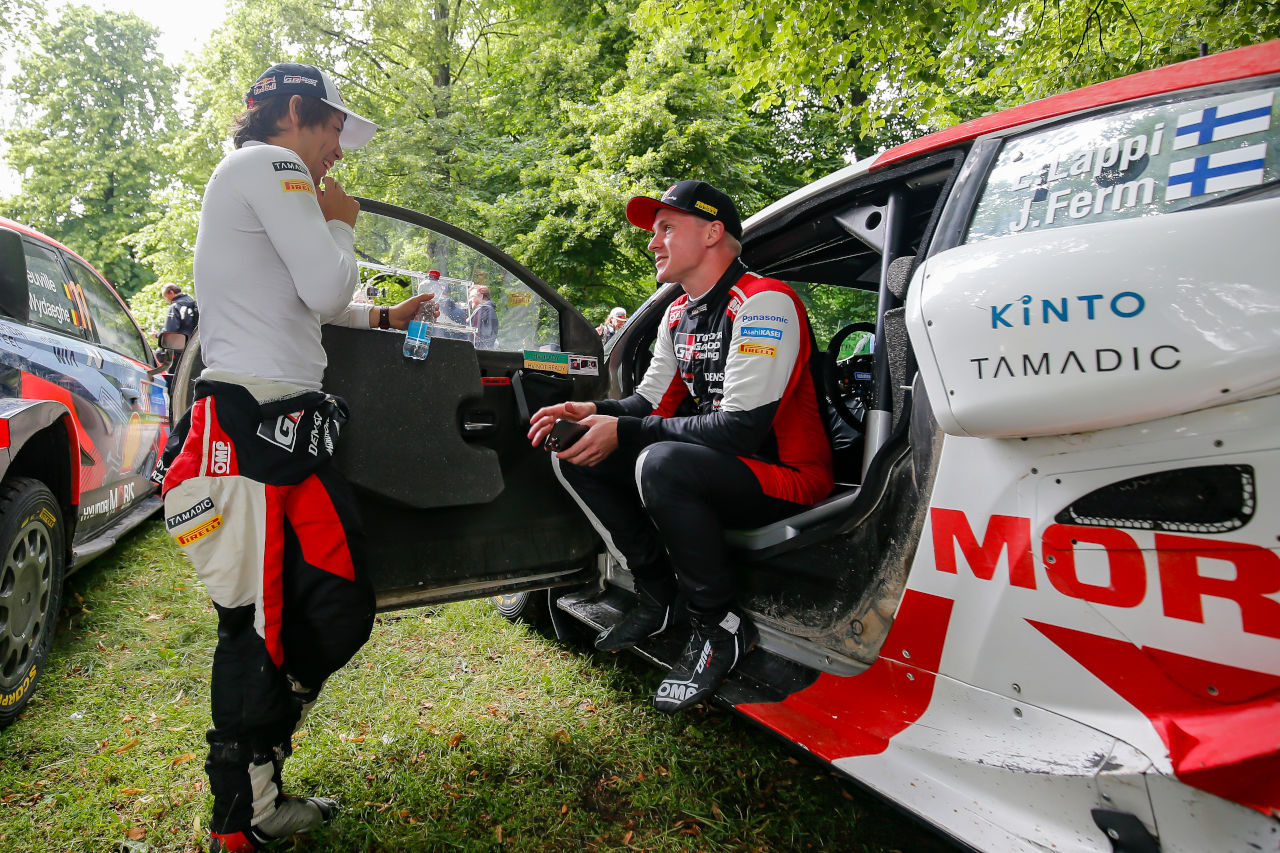 エサペッカ・ラッピ（右）と勝田貴元（左）