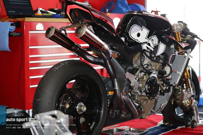2022鈴鹿8耐：Team de"LIGHTのドゥカティ・パニガーレV4 R
