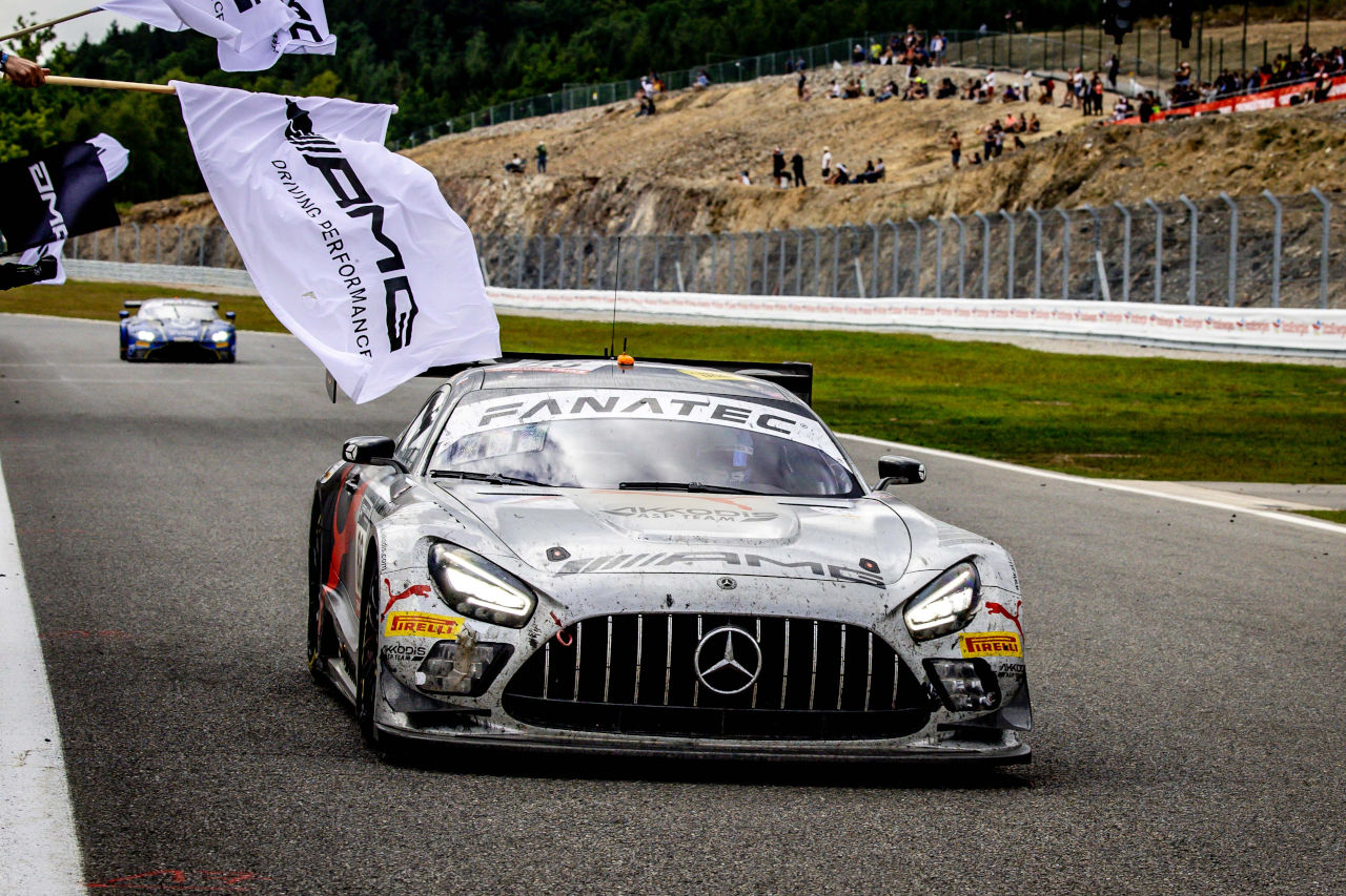 メルセデスAMGにとって9年ぶりとなるスパ24時間の総合優勝を果たした88号車メルセデスAMG GT3（AMGチーム・アコーディスASP）