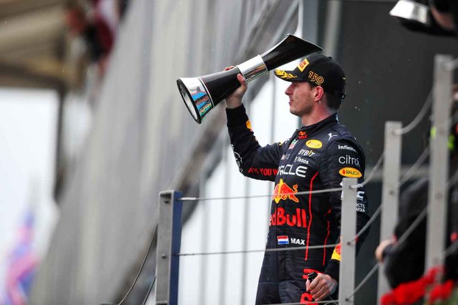 2022年F1第13戦ハンガリーGP　優勝を飾ったマックス・フェルスタッペン（レッドブル）