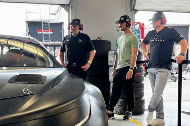 11日木曜にはVIRに移動し、最初のトラックテストを実施。車両は開発段階で活用されたオリジナルの“Next-Gen”プロトタイプを使用した