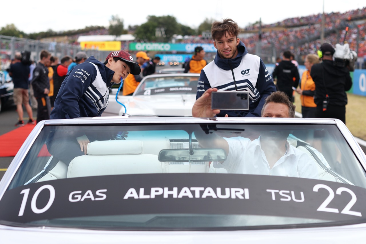 アルファタウリの角田裕毅とピエール・ガスリー