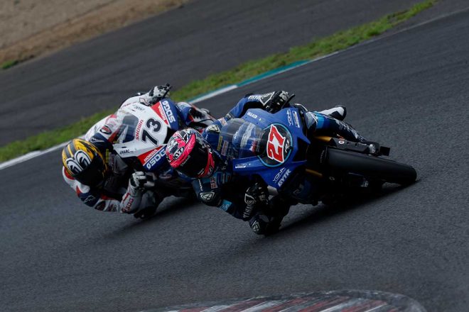 ASB1000 レース2：トップを走るカスマ・ダニエル・カスマユディン（YAMAHA Racing Team ASEAN）／2022FIMアジアロード第3戦日本ラウンド