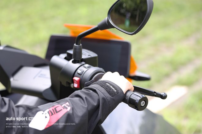 「CE04のグリップは握り具合が良かったです。スロットルのコントロールもしやすかったです♪」