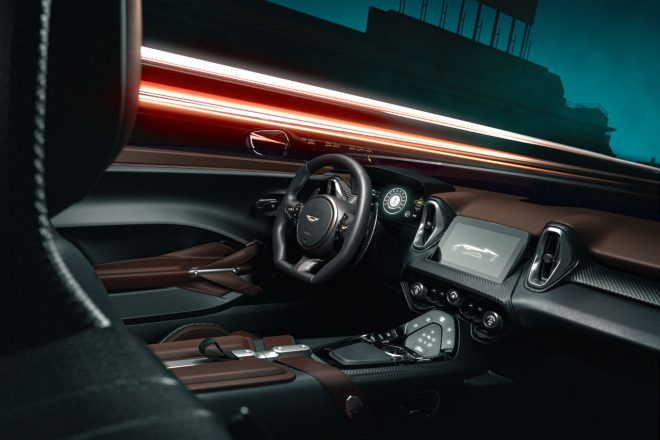コクピット内のまったく新しいダッシュボードとスリムなインフォテインメント・ディスプレイに代表されるアーキテクチャーは、クリーンで整然としたインテリア環境の創出に貢献している