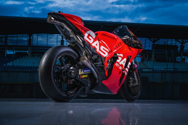 赤と白のカラーリングを纏ったGASGASのMotoGPマシン