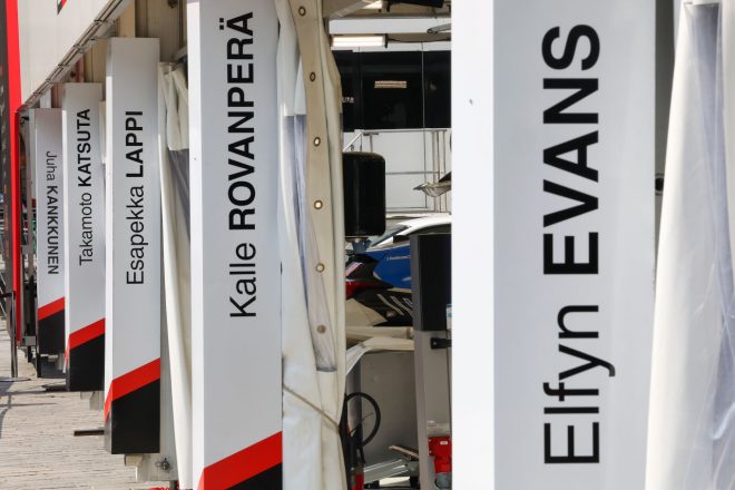 トヨタGRヤリス・ラリー1とともにTOYOTA GAZOO Racing WRTのガレージに収まるトヨタGRヤリスH2