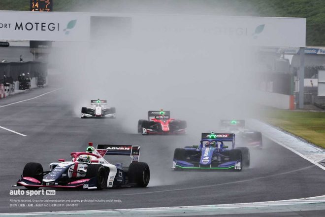 2022スーパーフォーミュラ第7戦もてぎ　SCスタートから4周目にグリーンフラッグを迎えた。
