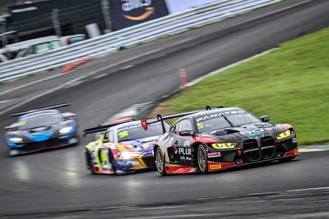 BMWチーム・スタディの5号車BMW M4 GT3