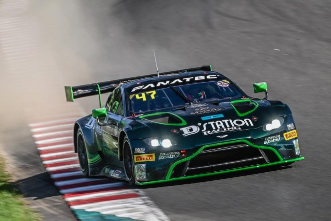 Dステーション・レーシングの47号車アストンマーティン・バンテージAMR GT3