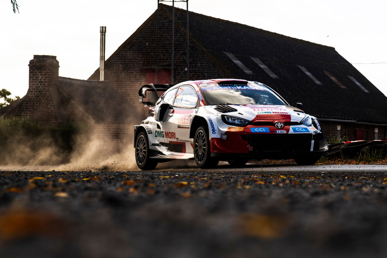 トップと8.2秒差の総合2番手で競技2日目を終えたエルフィン・エバンス（トヨタGRヤリス・ラリー1）　2022年WRC第9戦イープル・ラリー・ベルギー