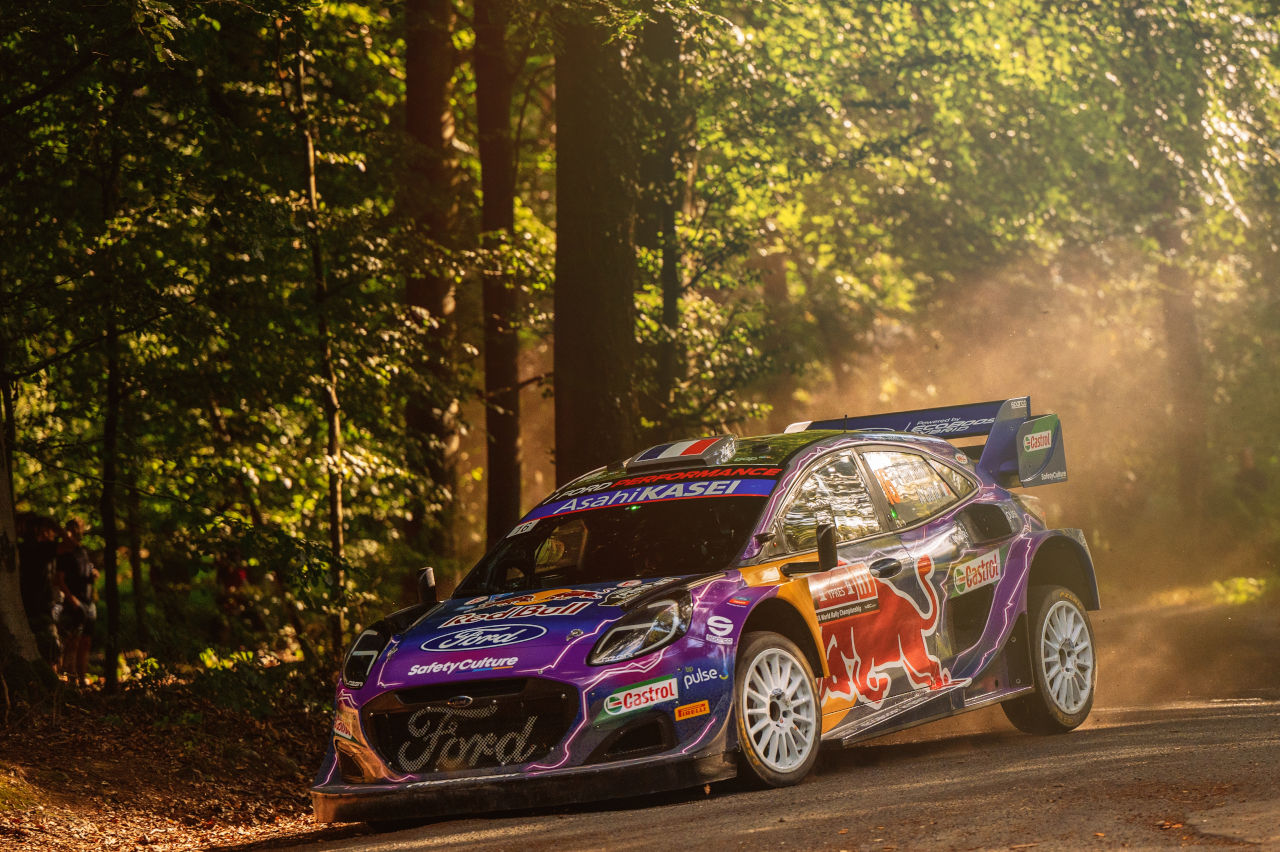 アドリアン・フルモー（フォード・プーマ・ラリー1）は総合5番手で迎えたSS19でクラッシュを喫した