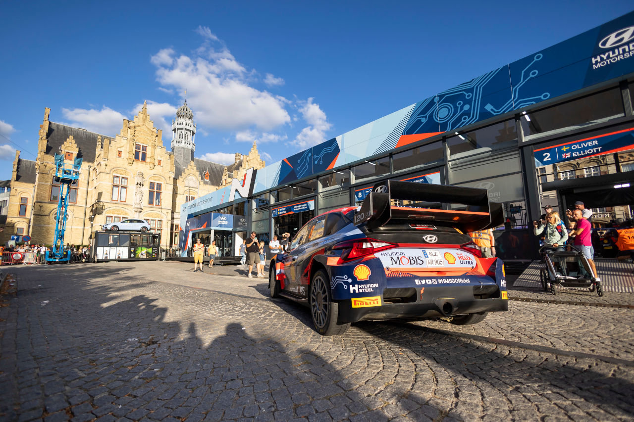 優勝したオット・タナク／マルティン・ヤルヴェオヤ組（ヒョンデi20 Nラリー1）　2022年WRC第9戦イープル・ラリー・ベルギー