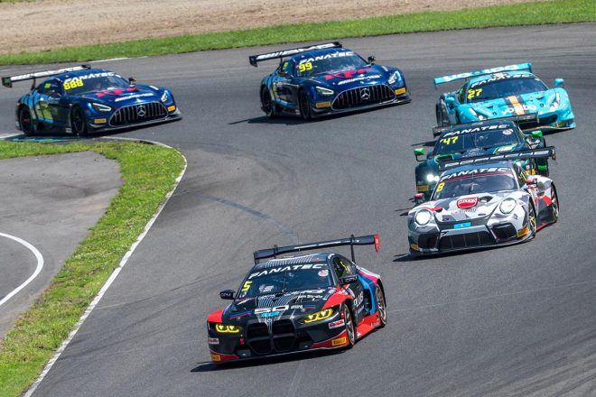 BMWチーム・スタディの5号車BMW M4 GT3