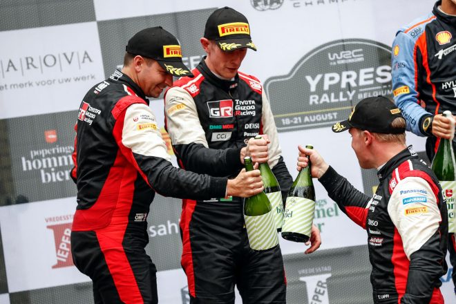2位表彰台を獲得したエルフィン・エバンス/スコット・マーティン組(トヨタGRヤリス・ラリー1) 2022年WRC第9戦イープル・ラリー・ベルギー