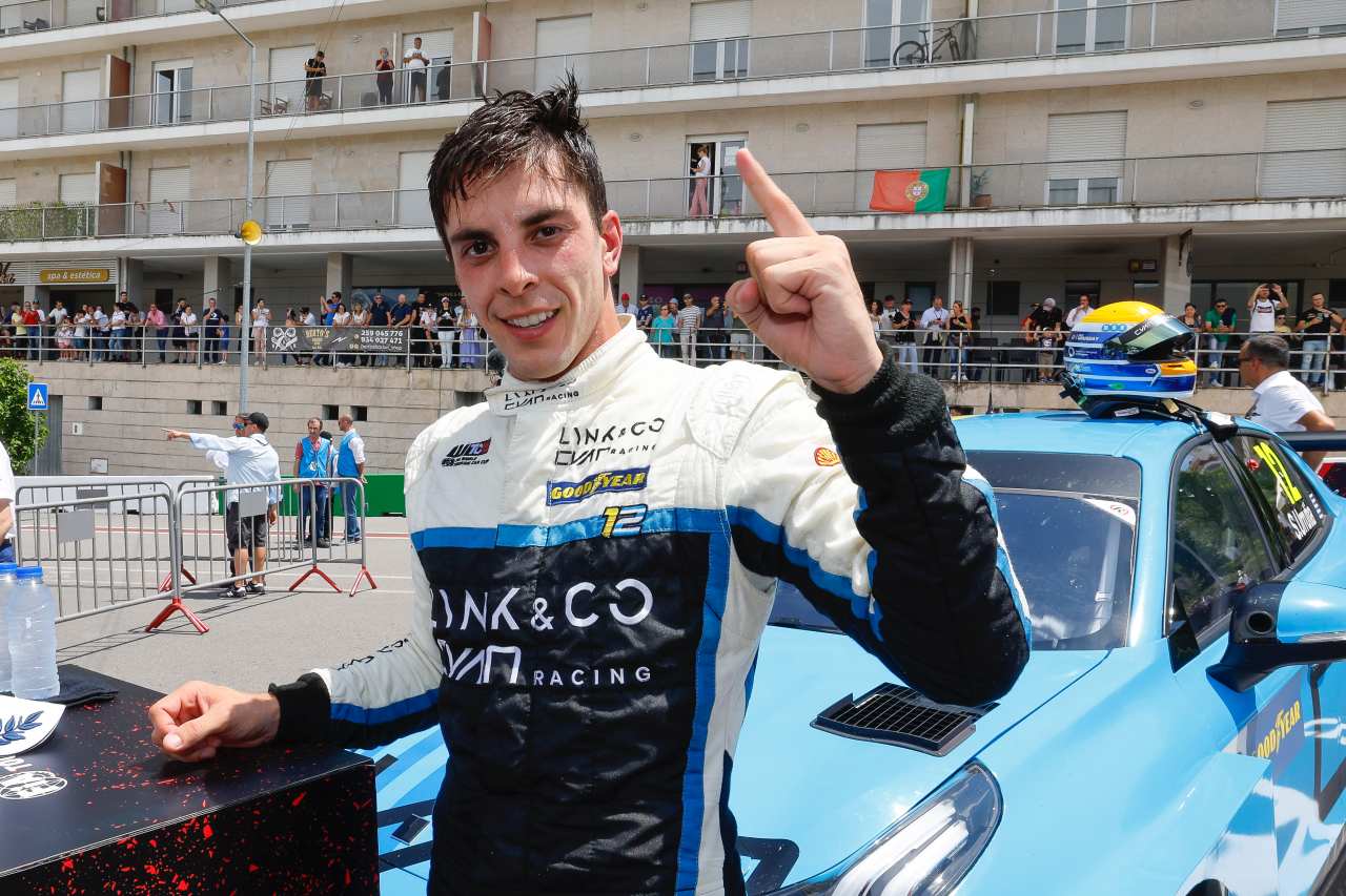 今季もWTCR第5戦で勝利を挙げていたサンティアゴ・ウルティアは、PMOモータースポーツから“復帰“参戦