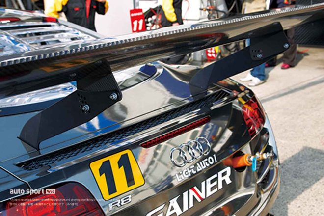 2012年モデルではリヤウイングの取り付け位置も後方にされた