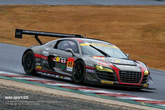 2012年のGT300クラスに参戦したGAINER DIXCEL R8 LMS